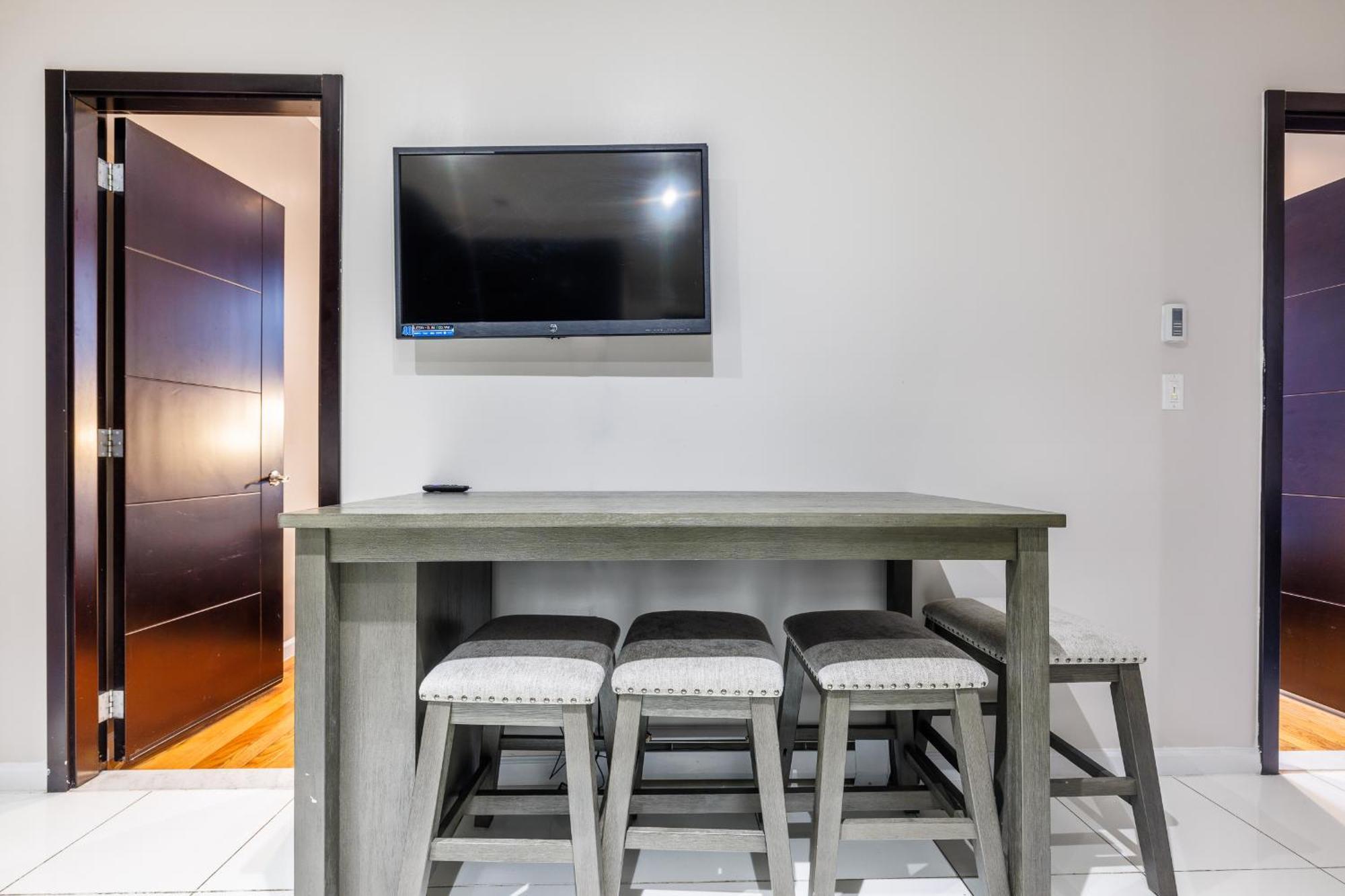 Enjoy The Easy Access Of Uws Appartement *